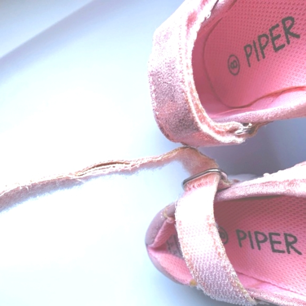 🩷Dress Shoes🩷 Toddler Bella Pink, Hook & Loop closure - Picture 5 of 7